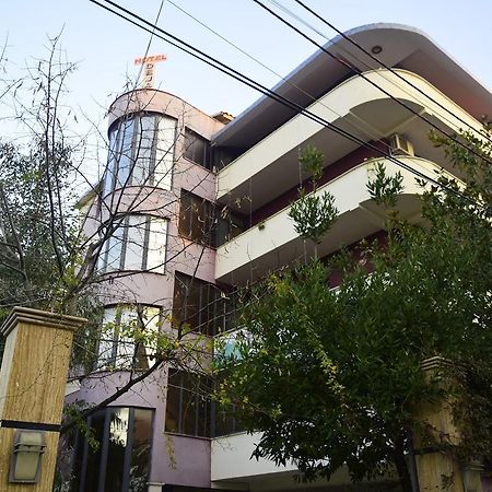 Hotel Deja Tirana Zewnętrze zdjęcie