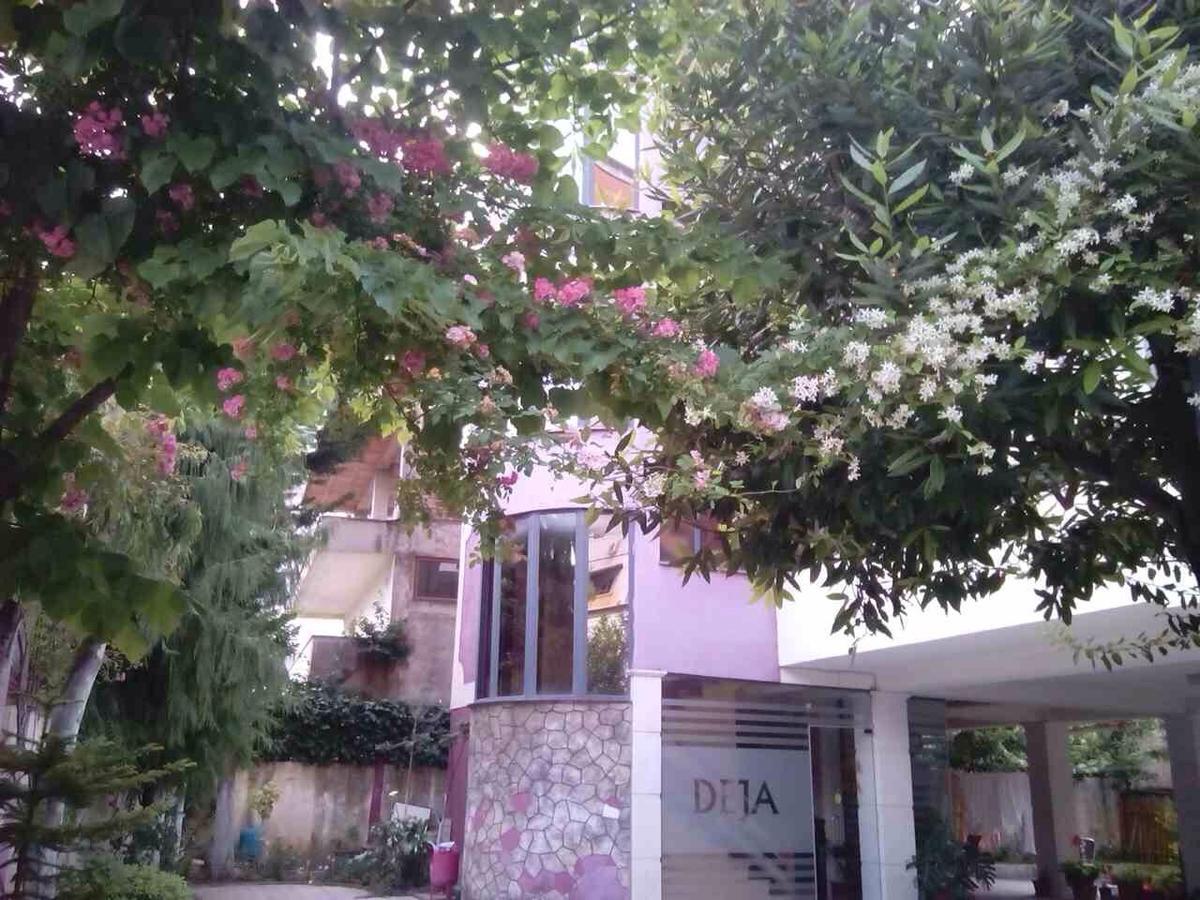 Hotel Deja Tirana Zewnętrze zdjęcie