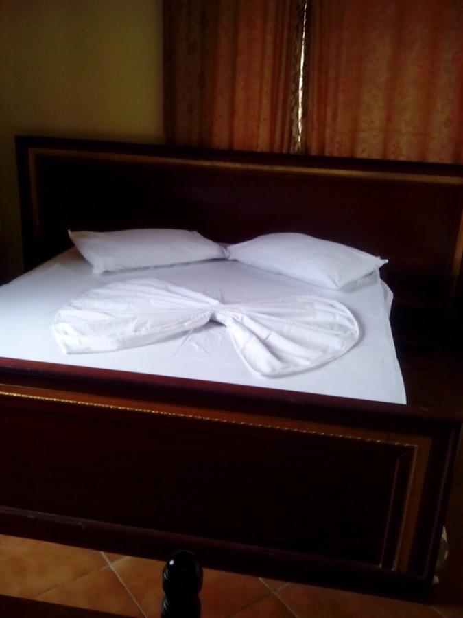 Hotel Deja Tirana Zewnętrze zdjęcie